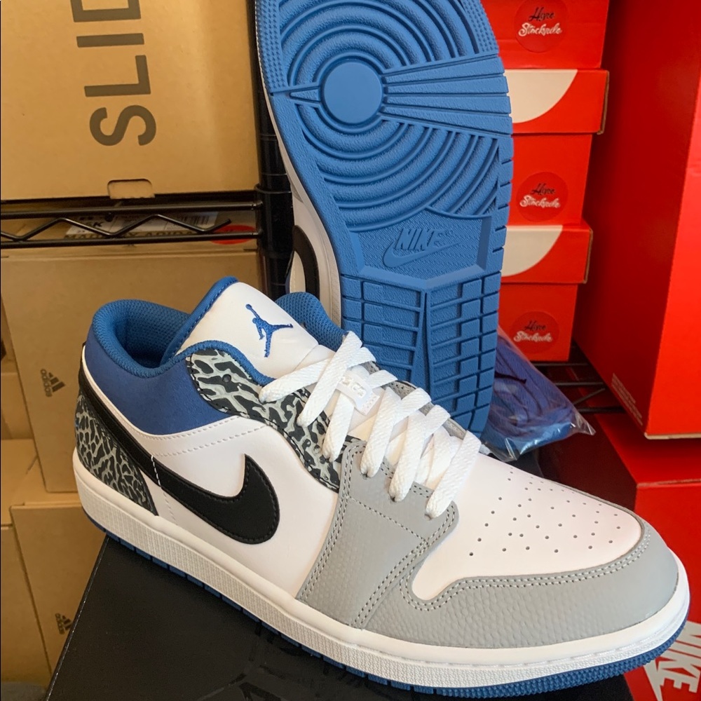 Nike Air Jordan 1 Low SE True Blue Shoes DM1199-140 Men's Sizes - Picture 2 of 11